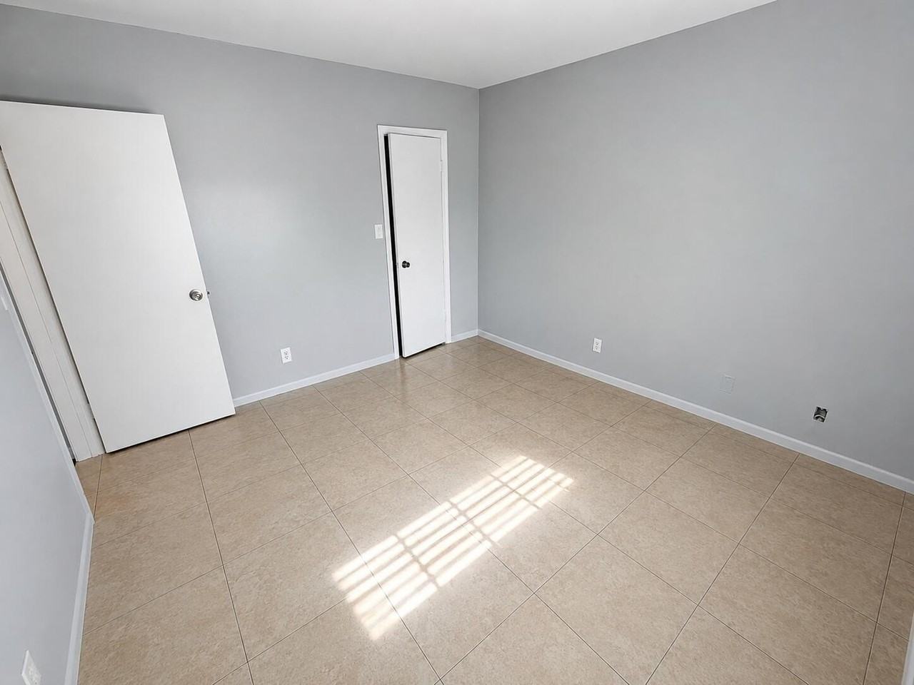 4321 Nw 9th Ave #204 - Photo 7 of 10