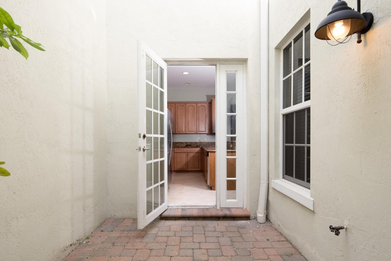 8221 Nw 8th Way - Photo 4 of 26