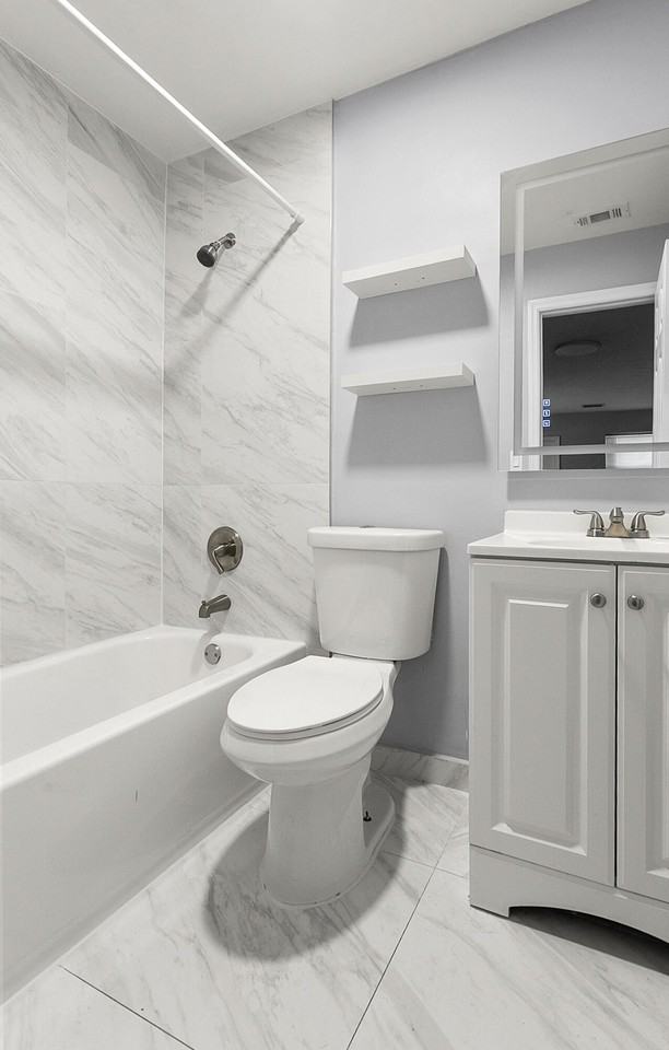 109 Se 23rd St #1-3 - Photo 4 of 6