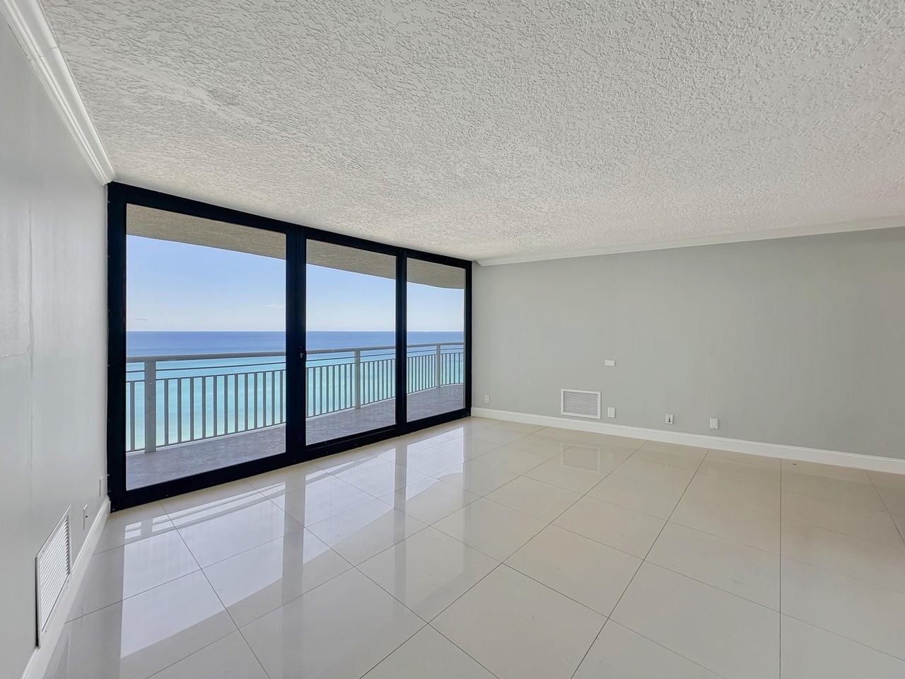 3000 N Ocean Dr #23E - Photo 2 of 50