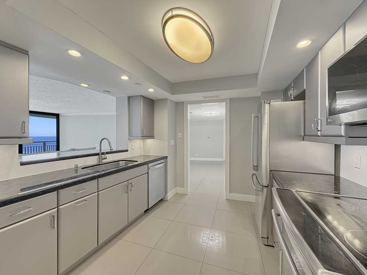 3000 N Ocean Dr #23E - Photo 6 of 50