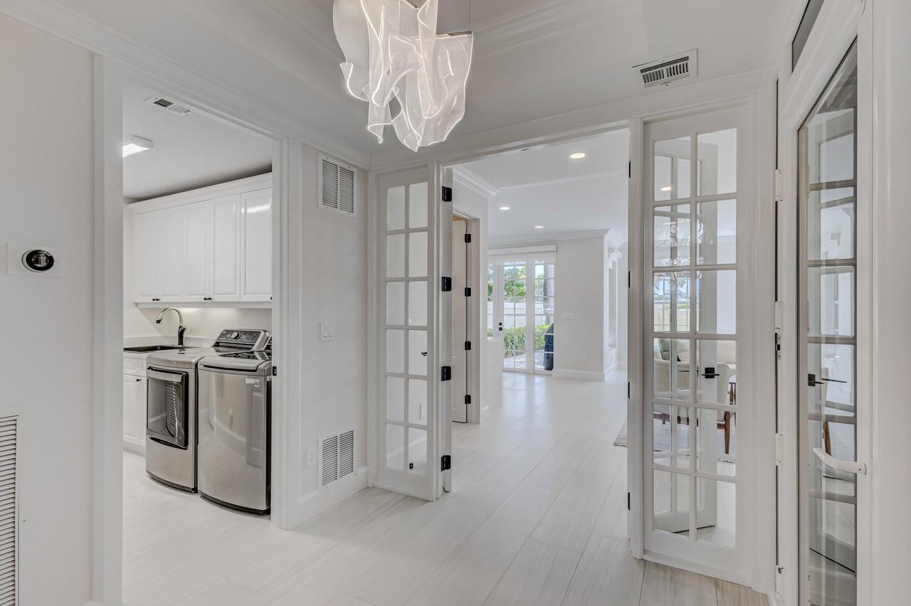 27 Marina Gardens Dr - Photo 6 of 50