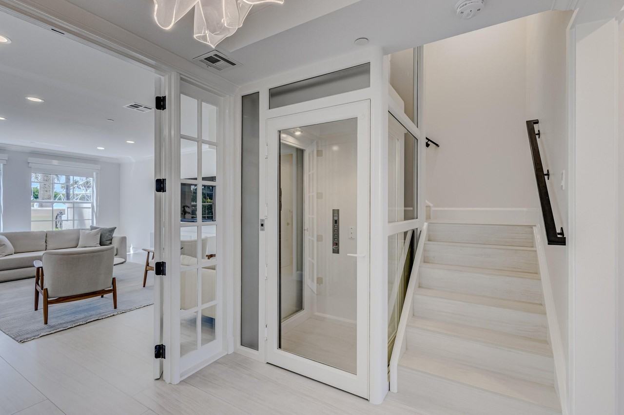 27 Marina Gardens Dr - Photo 7 of 50