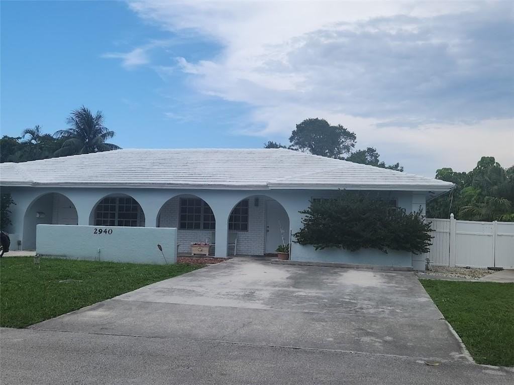 2940 Ne 19th Ter