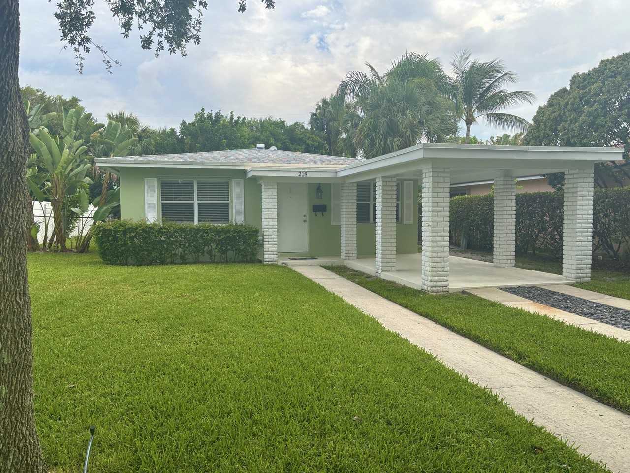218 Seville Rd - Photo 2 of 17