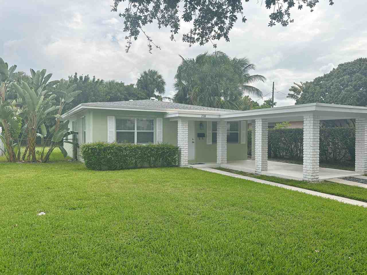 218 Seville Rd - Photo 3 of 17