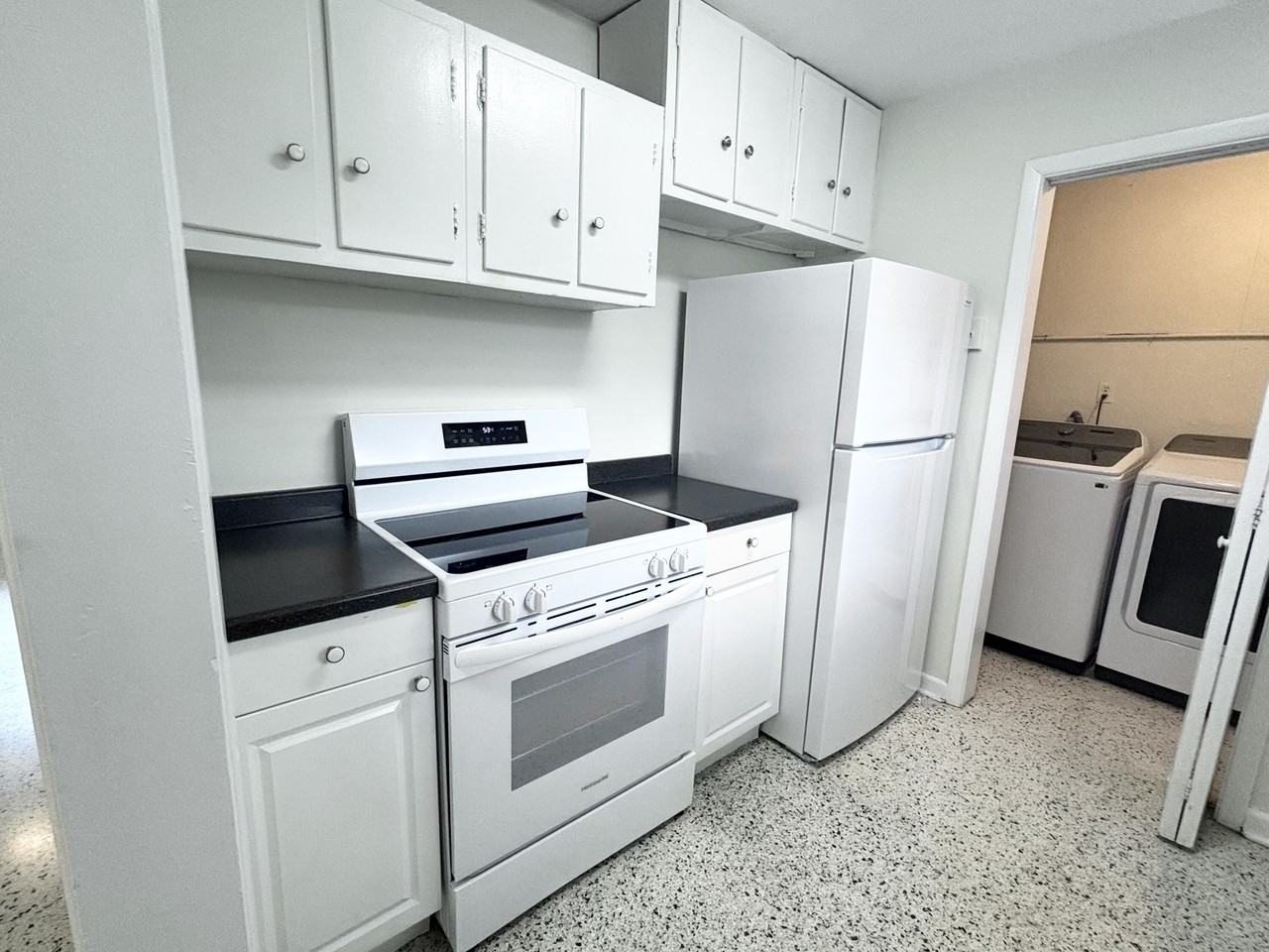 218 Seville Rd - Photo 6 of 17