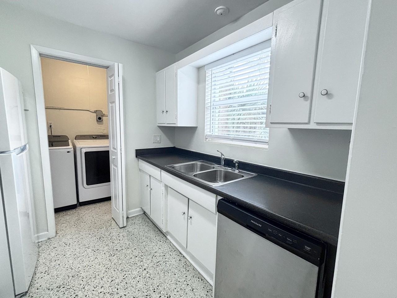 218 Seville Rd - Photo 7 of 19