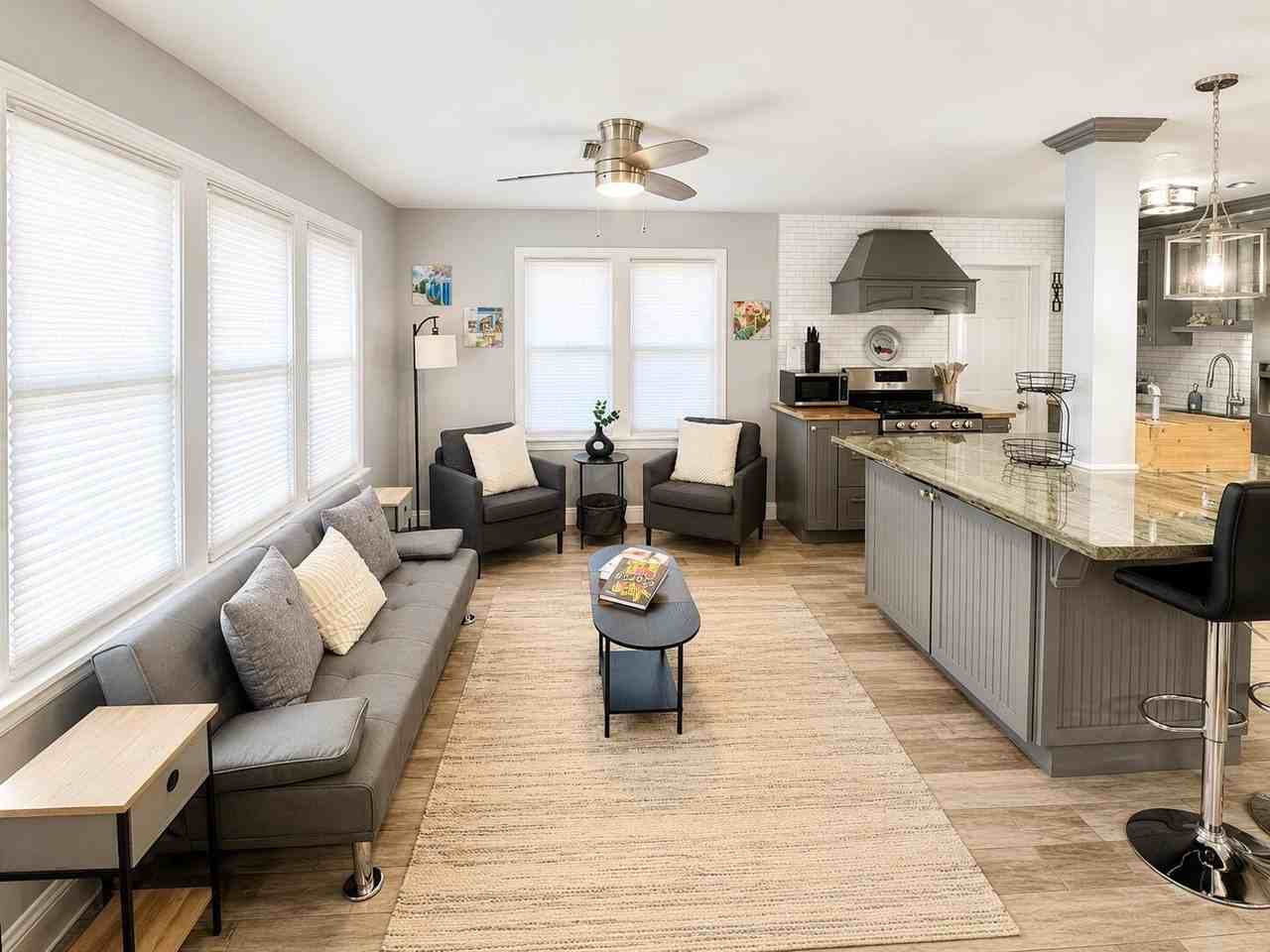 322 S L St - Photo 3 of 6