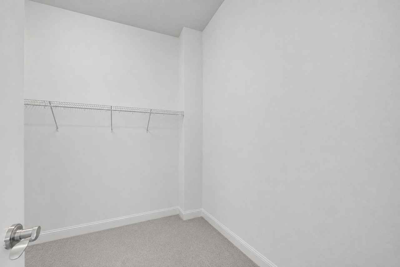 1614 Ne 9th St - Photo 5 of 31