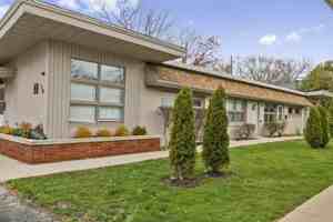 featured image of 26 E Washington Ave #2