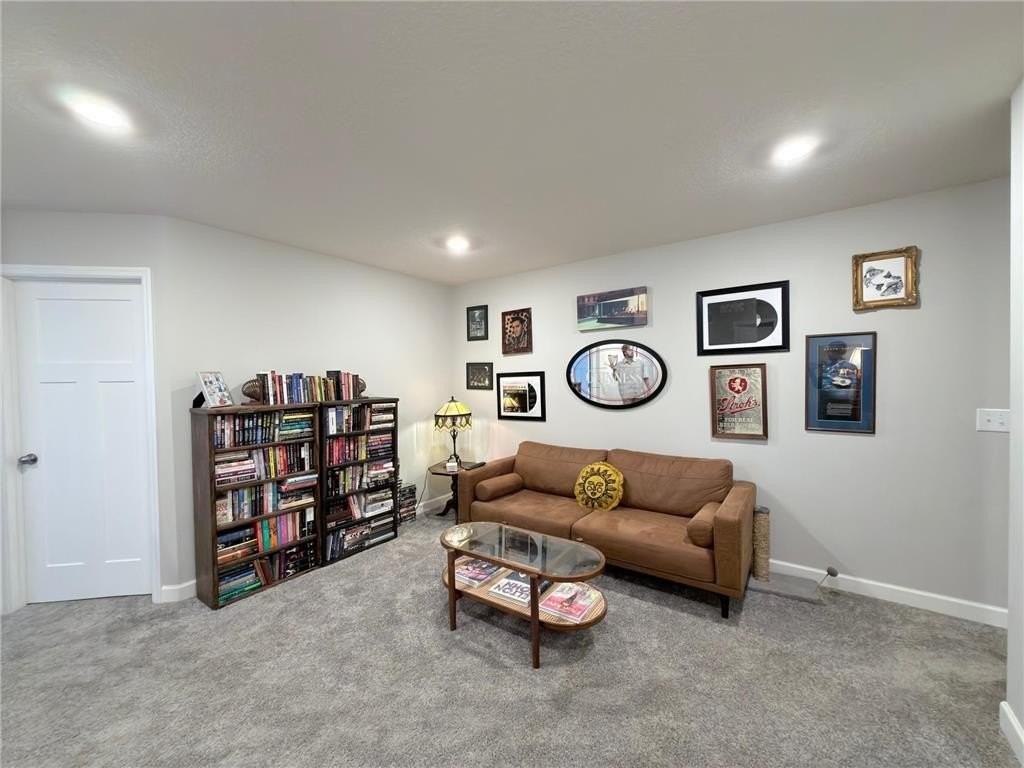 10518 Weston Way N - Photo 5 of 27
