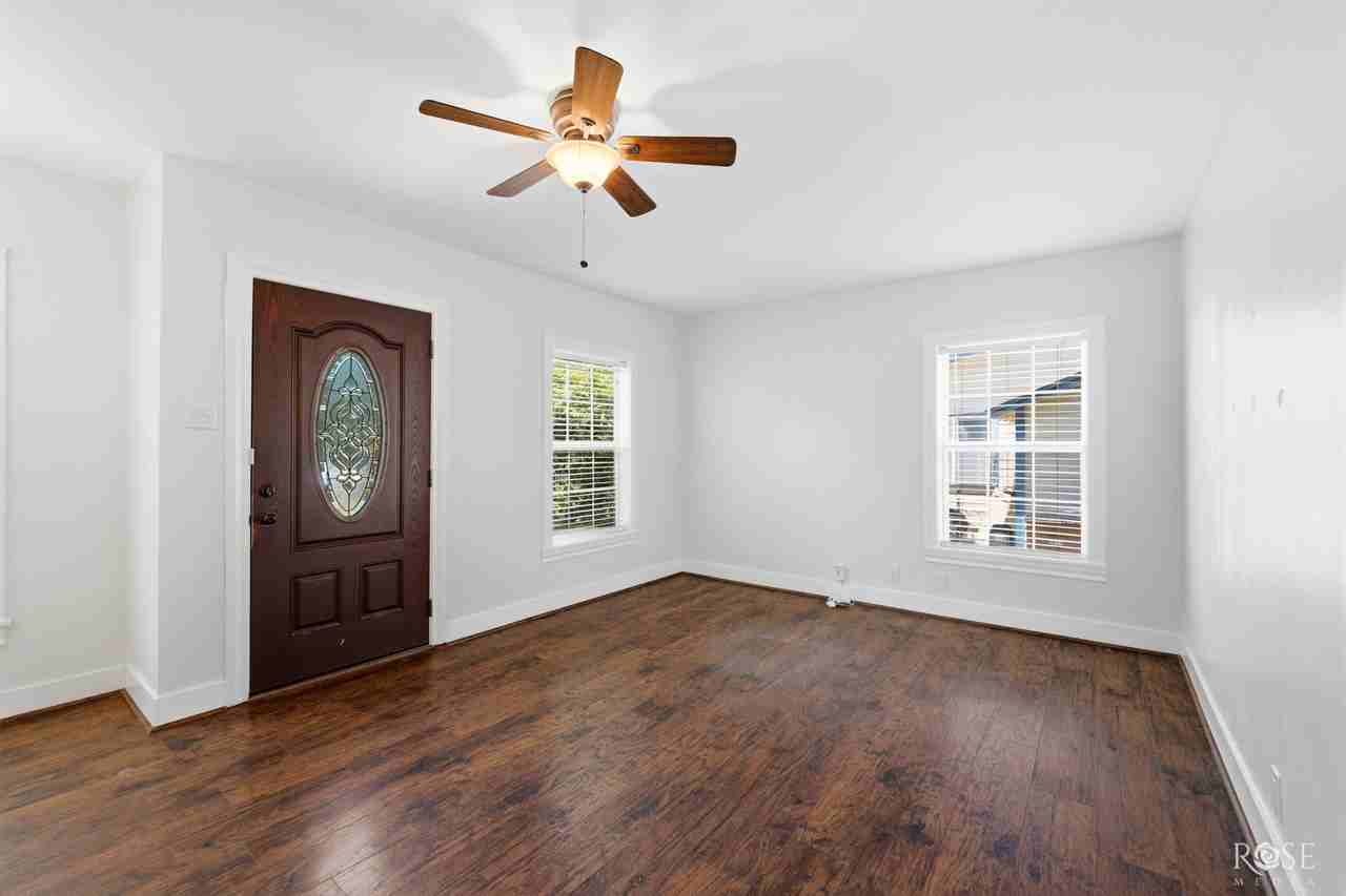 1817 Martin St - Photo 3 of 22