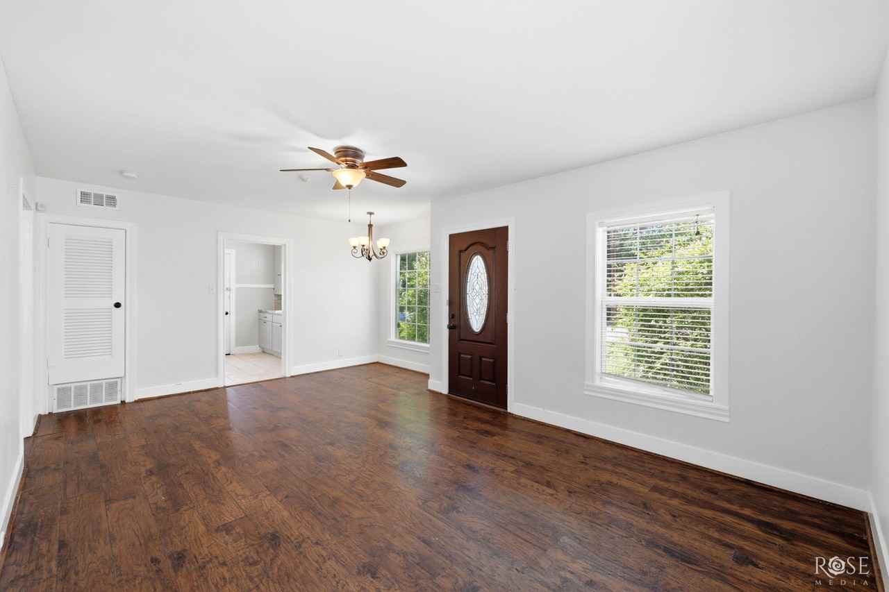 1817 Martin St - Photo 4 of 22