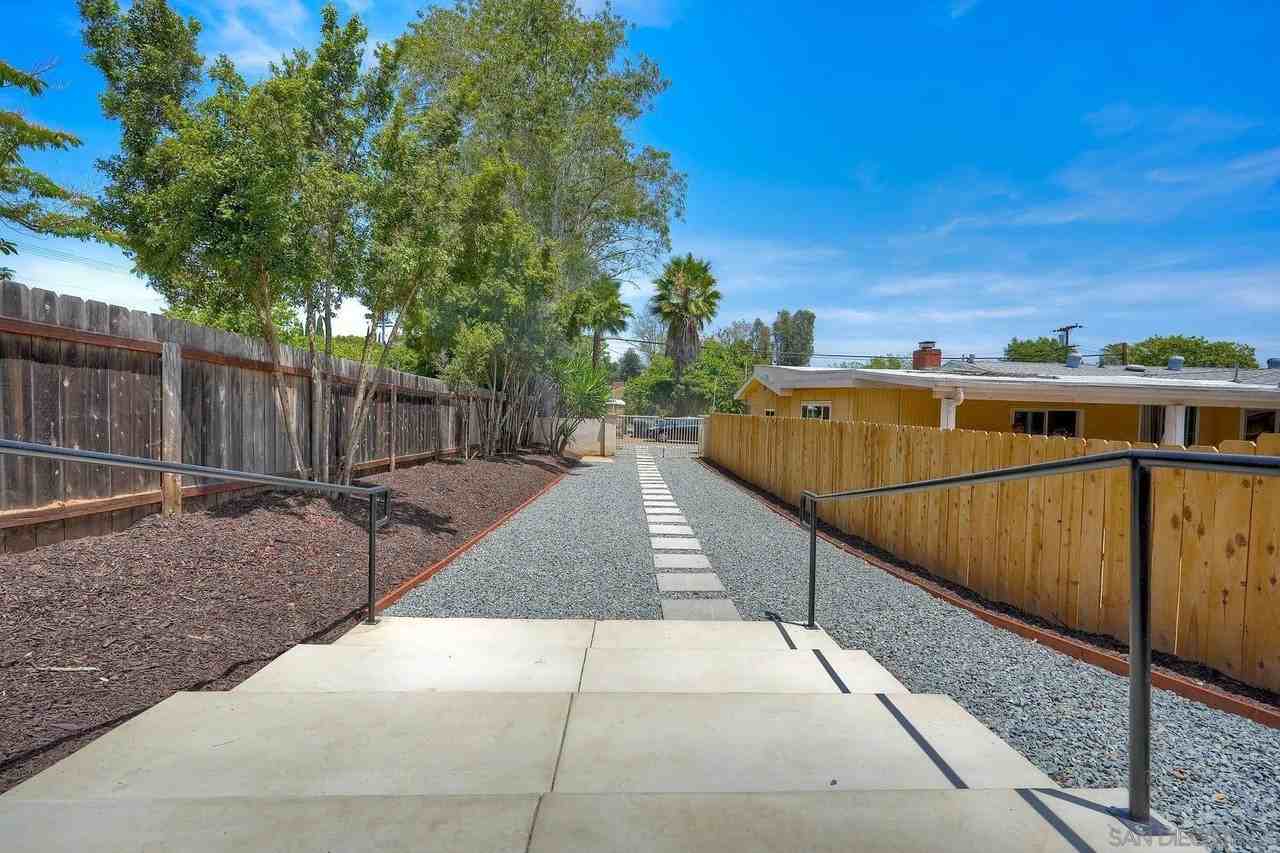 1923 Felicita Rd - Photo 3 of 18