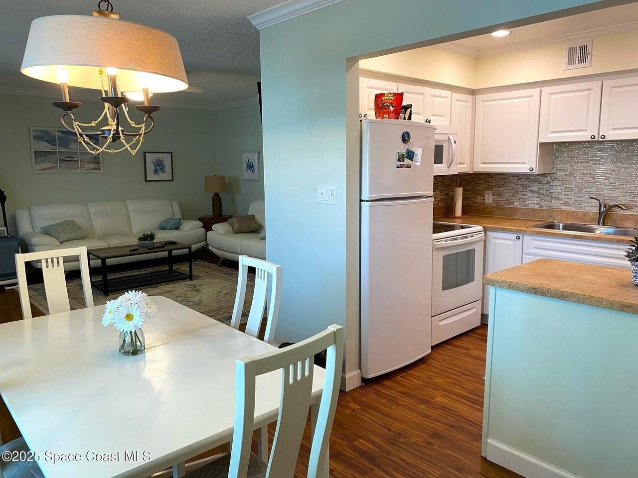220 Cape Shores Cir #12B - Photo 4 of 14