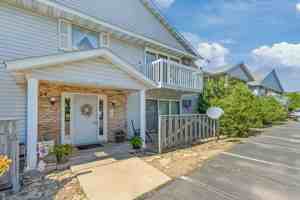 featured image of 16 W Klubertanz Dr