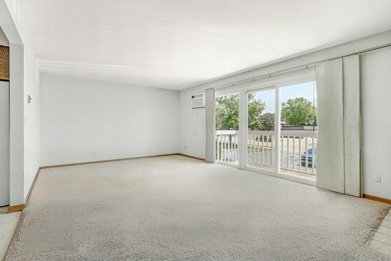 16 W Klubertanz Dr - Photo 3 of 33