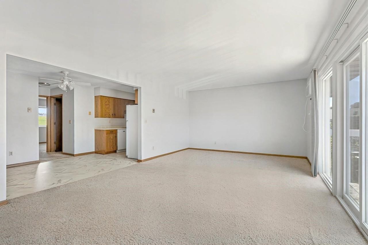 16 W Klubertanz Dr - Photo 4 of 33