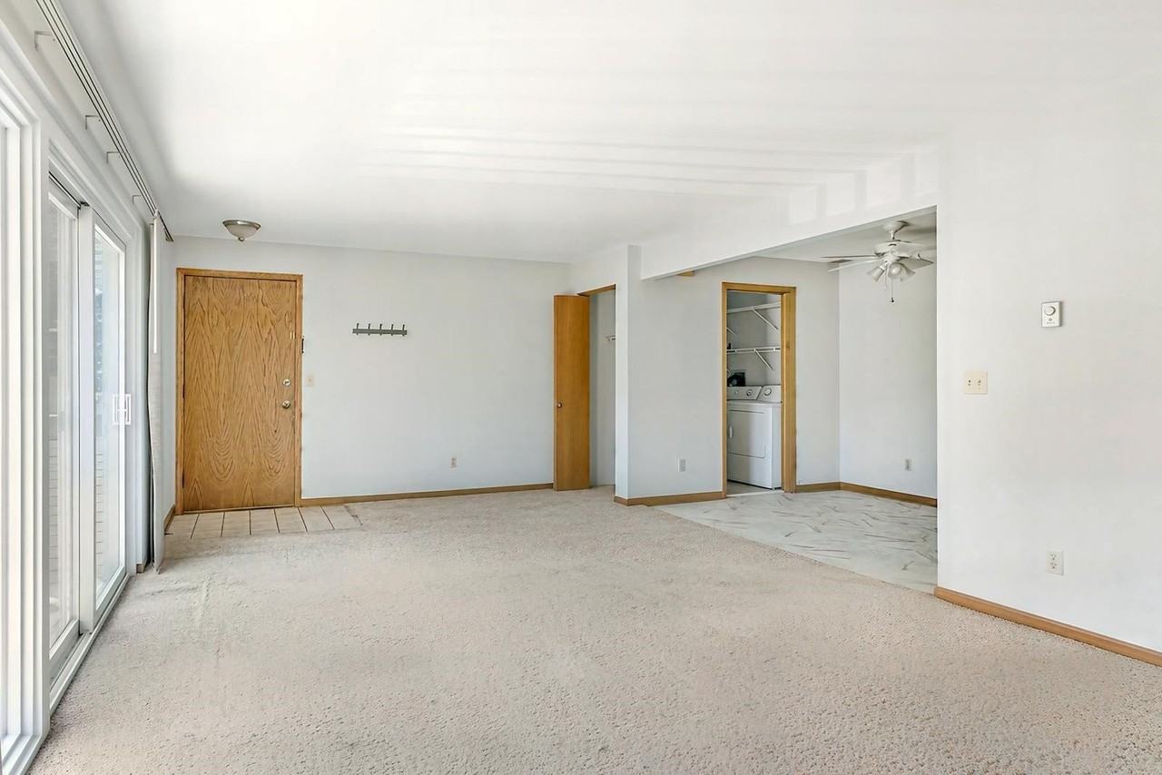 16 W Klubertanz Dr - Photo 5 of 33