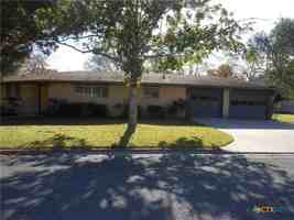featured image of 1441 Robin Ln