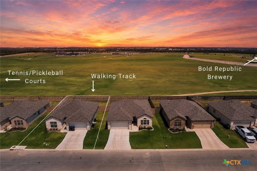 1257 Aurora Grove Bnd - Photo 4 of 37