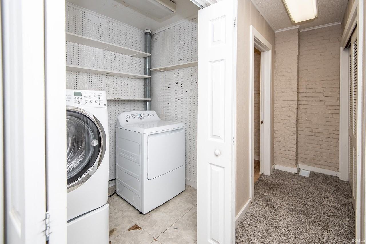 118 Main St - Photo 7 of 44