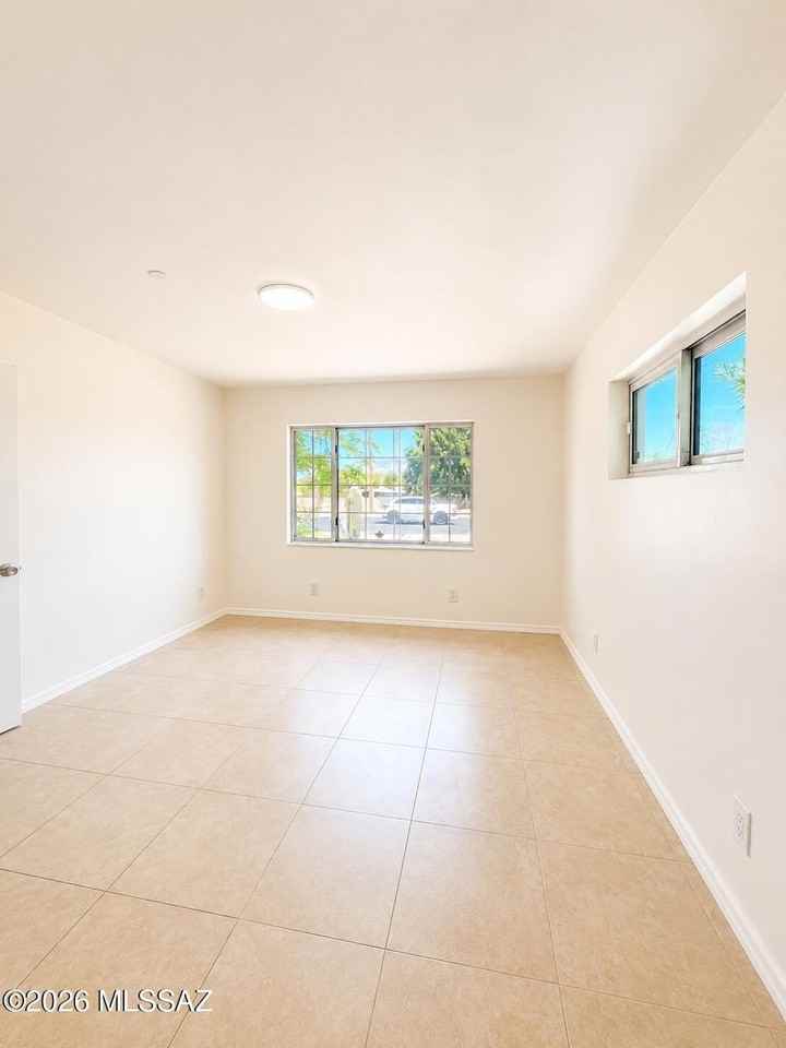 6534 E Broadway Blvd - Photo 7 of 13