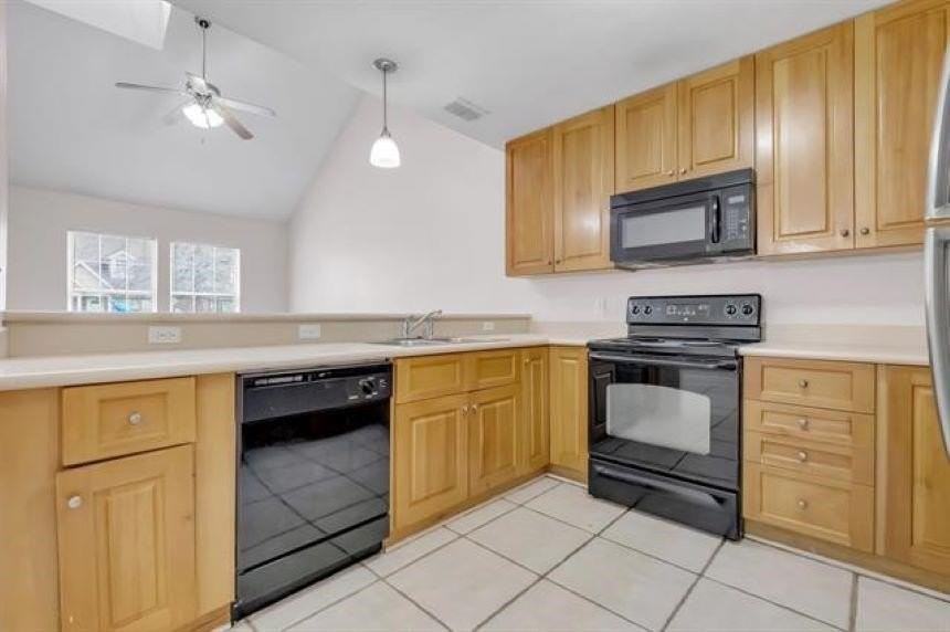 3388 Sawtooth Dr - Photo 2 of 14