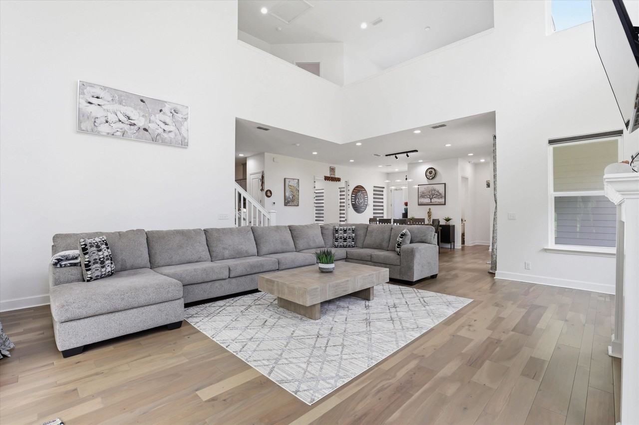 2751 Michel Boulos St - Photo 4 of 45