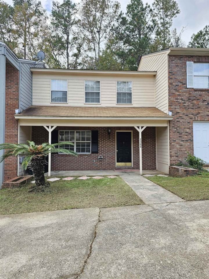 2388 Gregory Dr - Photo 2 of 38
