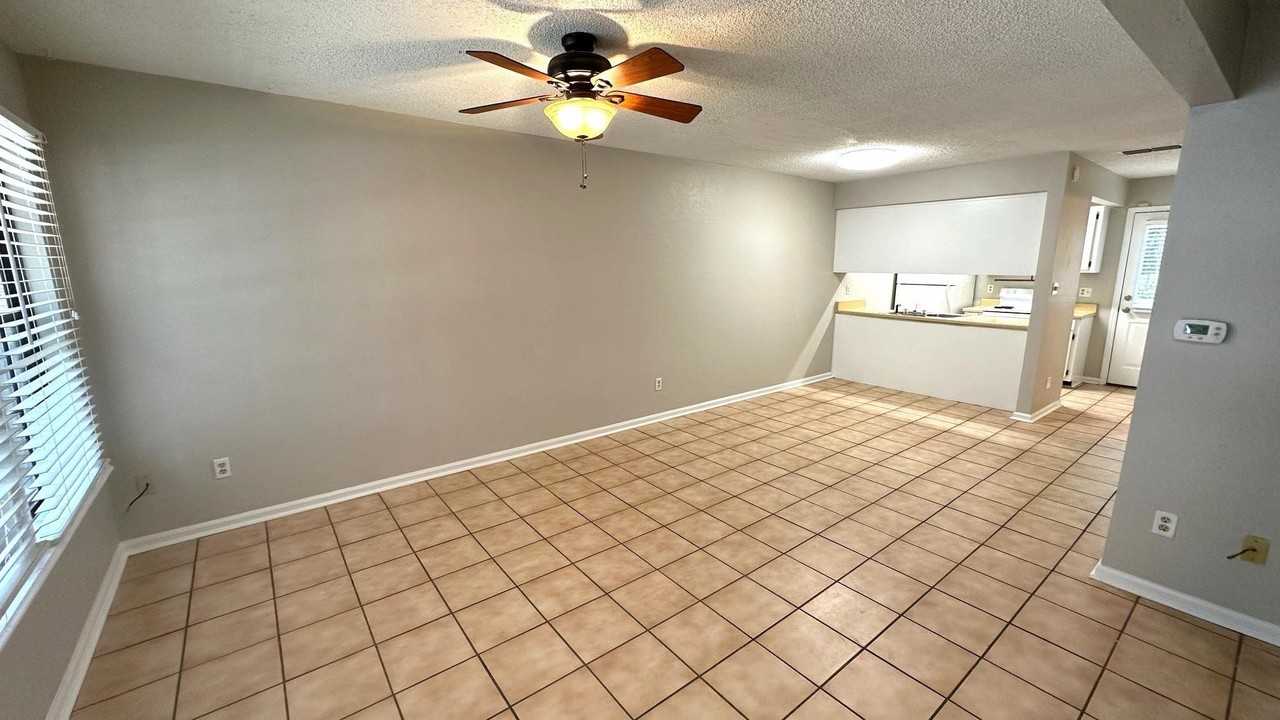 803 Timbers Ct - Photo 2 of 21