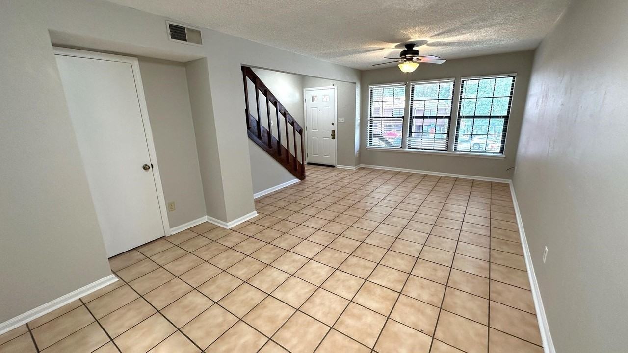 803 Timbers Ct - Photo 5 of 21