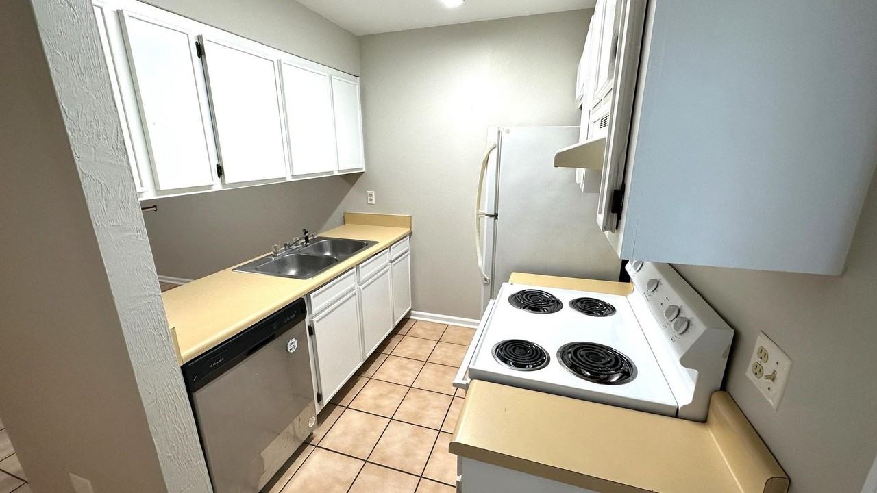803 Timbers Ct - Photo 7 of 21