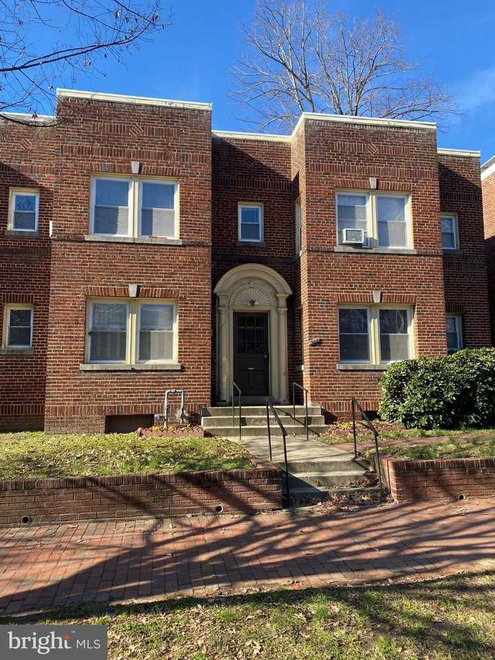 904 5th St Ne