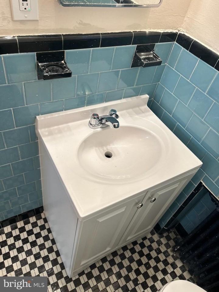 904 5th St Ne - Photo 6 of 11