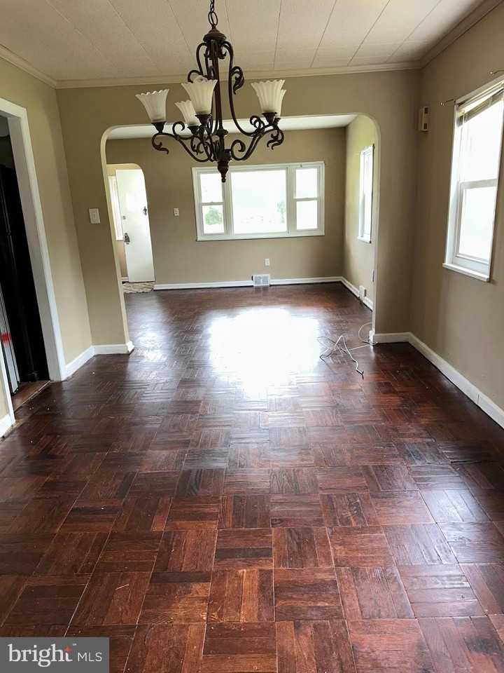 183 Orchard Ave - Photo 4 of 10