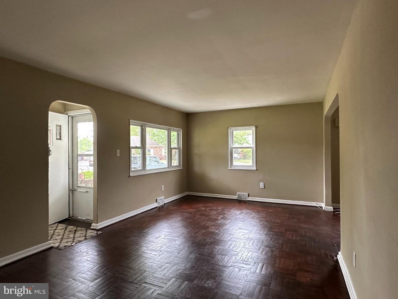 183 Orchard Ave - Photo 6 of 10