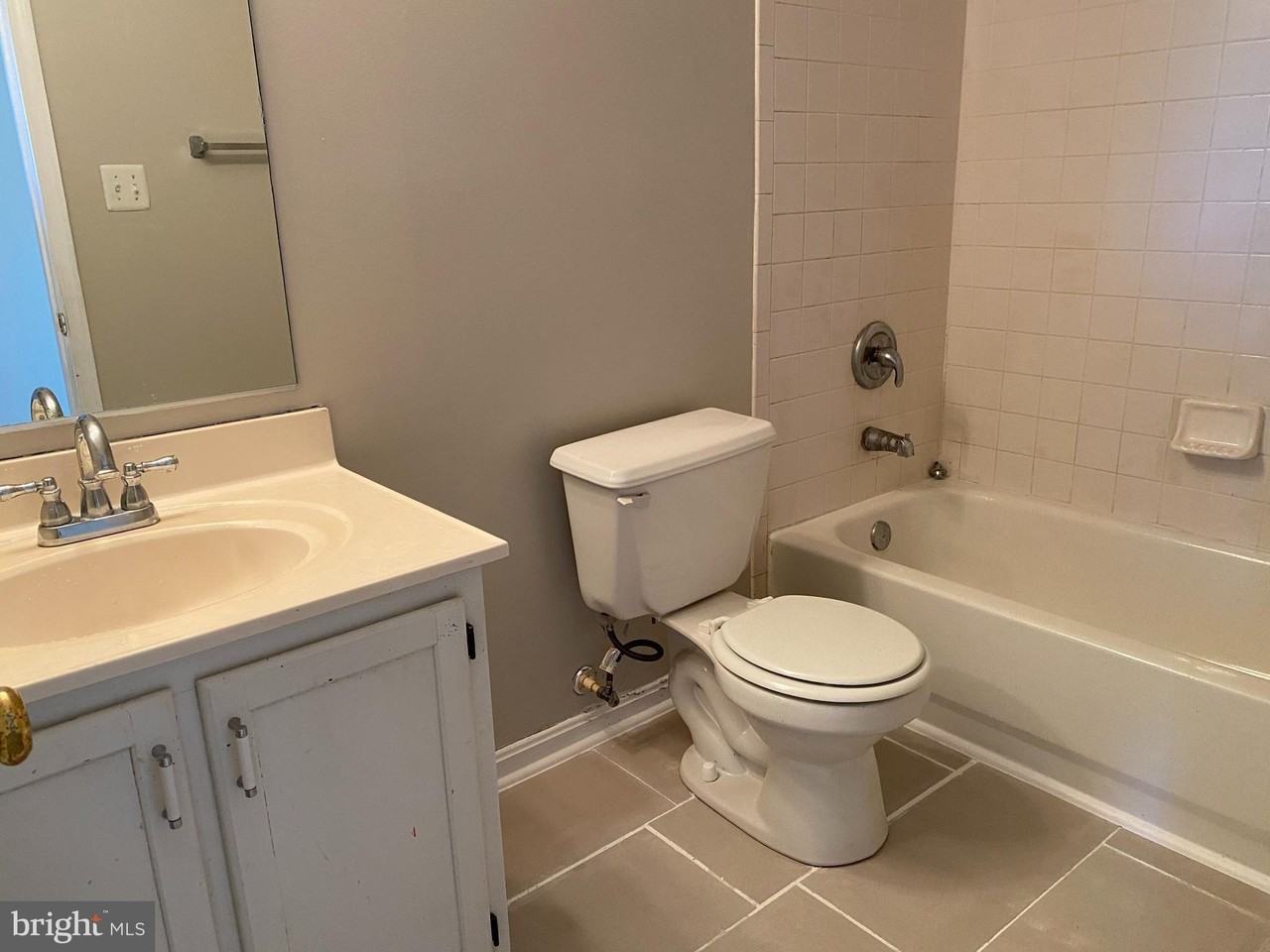 1727 Wood Carriage Way #105 - Photo 5 of 27