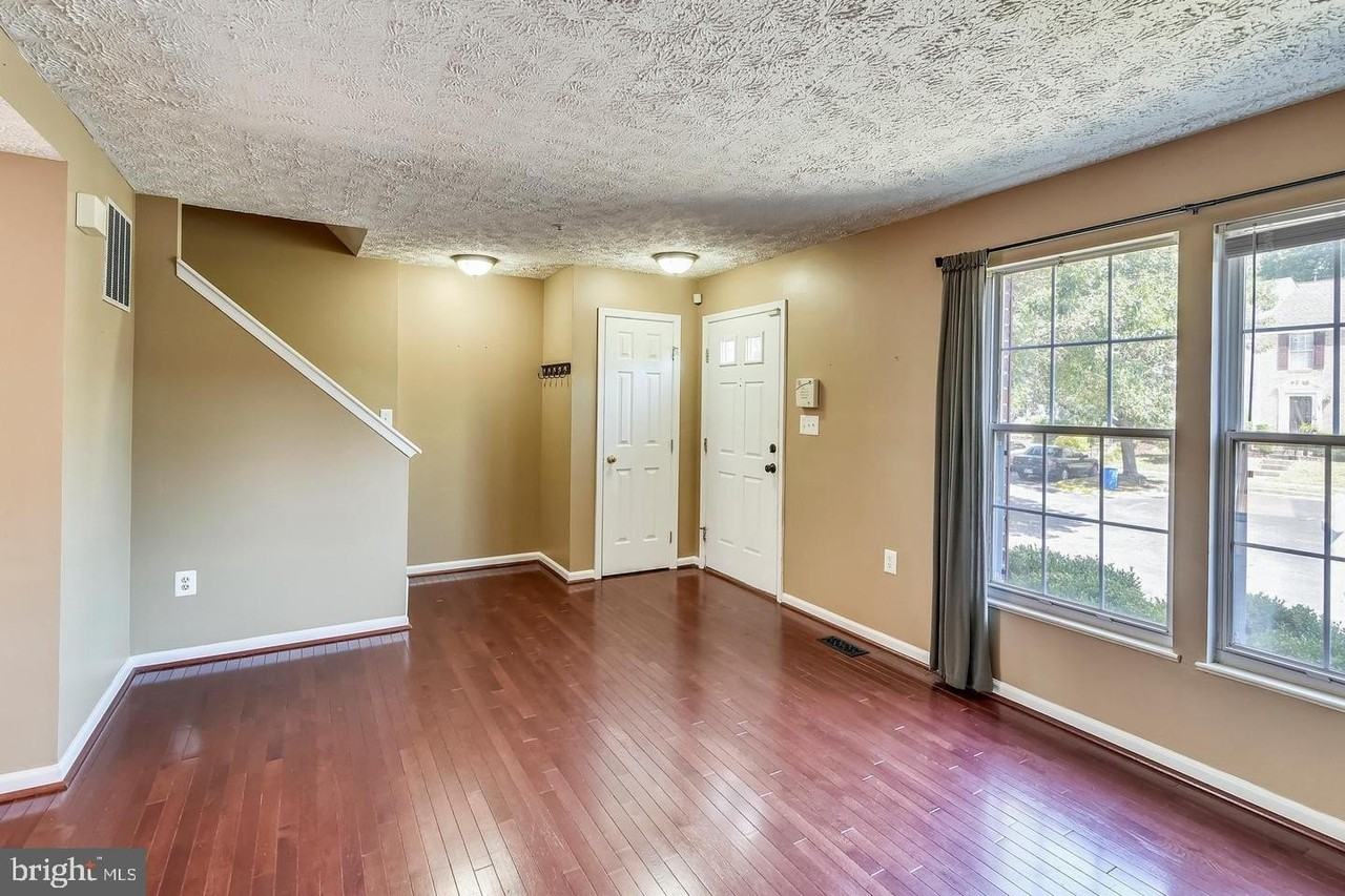 7810 Foxcove Ct - Photo 2 of 23