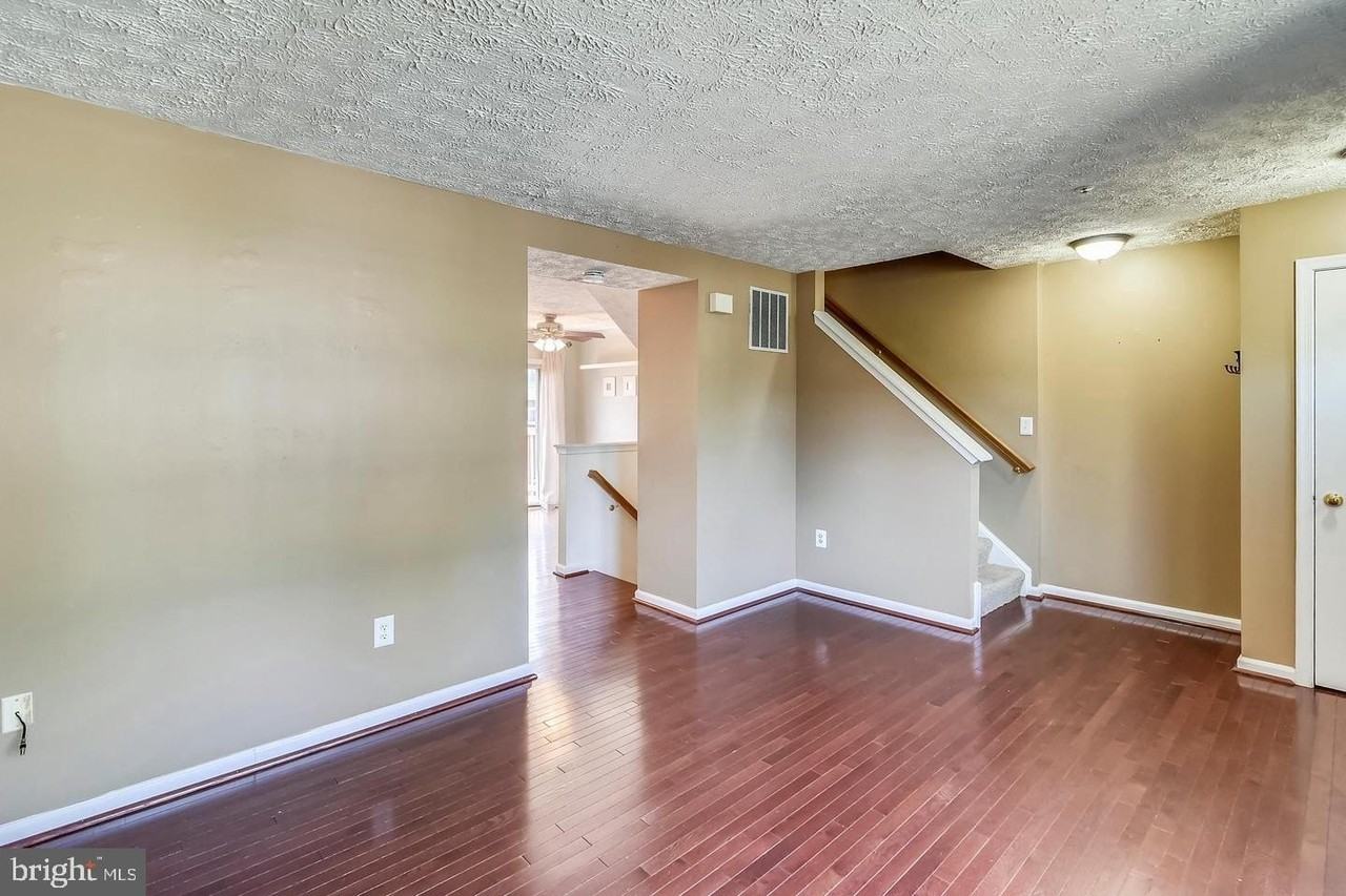 7810 Foxcove Ct - Photo 4 of 23