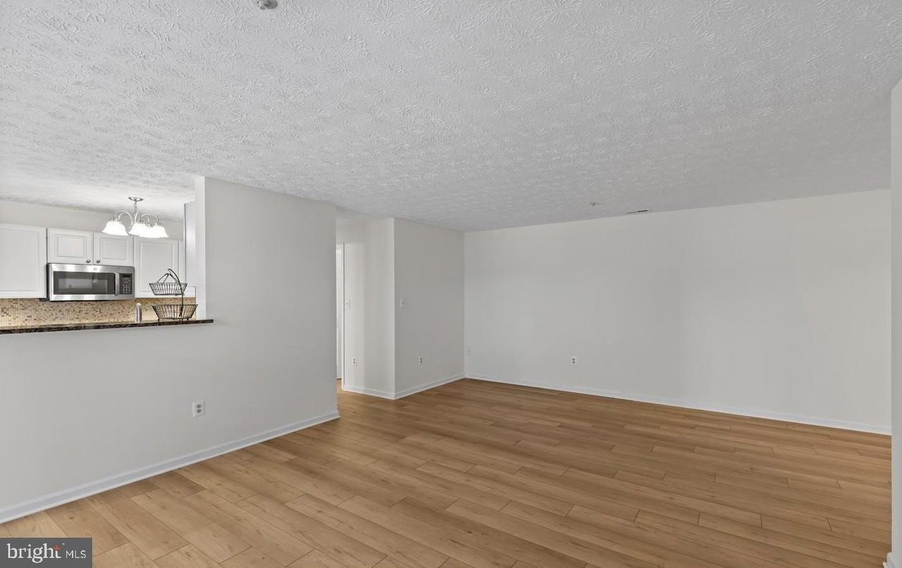 700 Orchard Overlook #203 - Photo 3 of 14