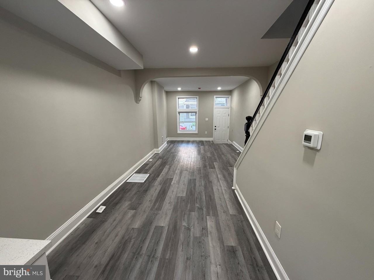 718 N Curley St - Photo 5 of 15