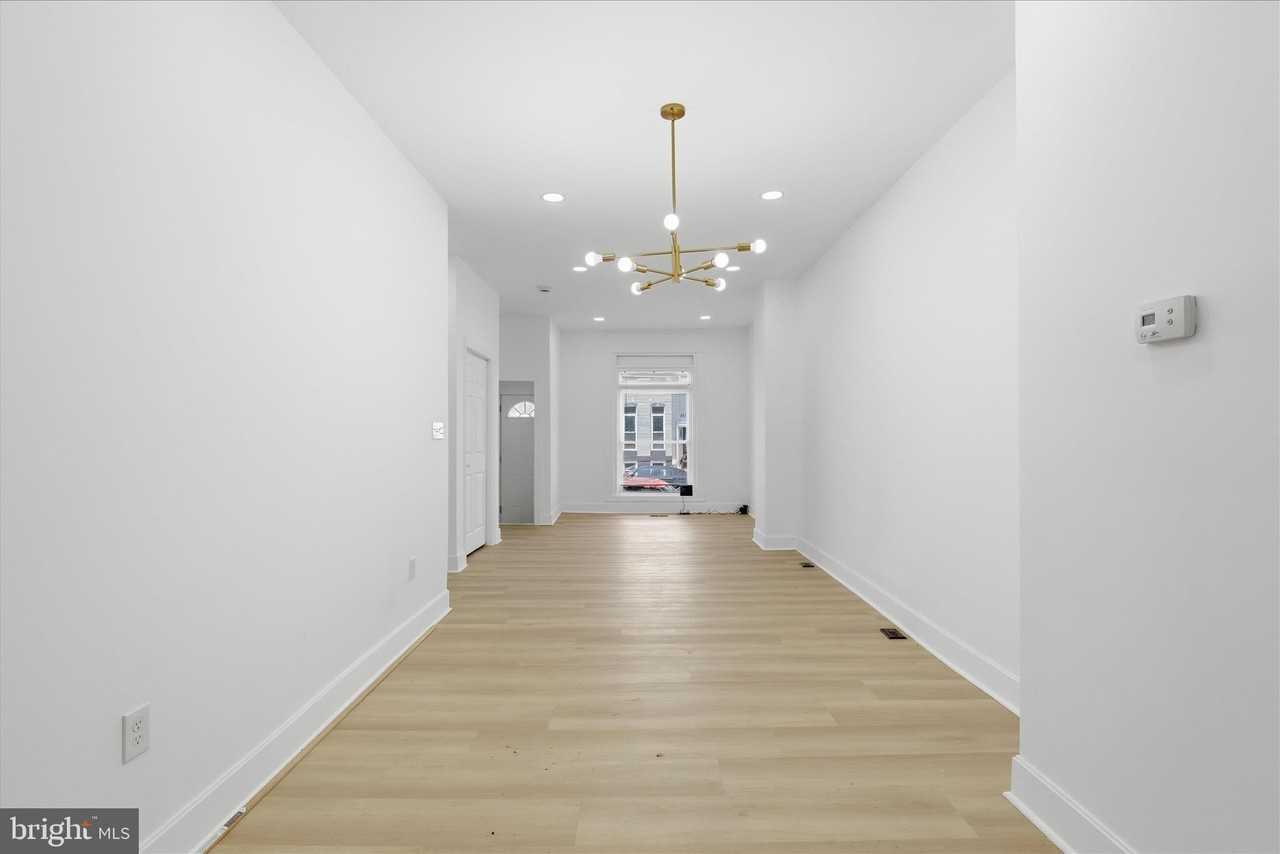 2567 W Baltimore St - Photo 4 of 18