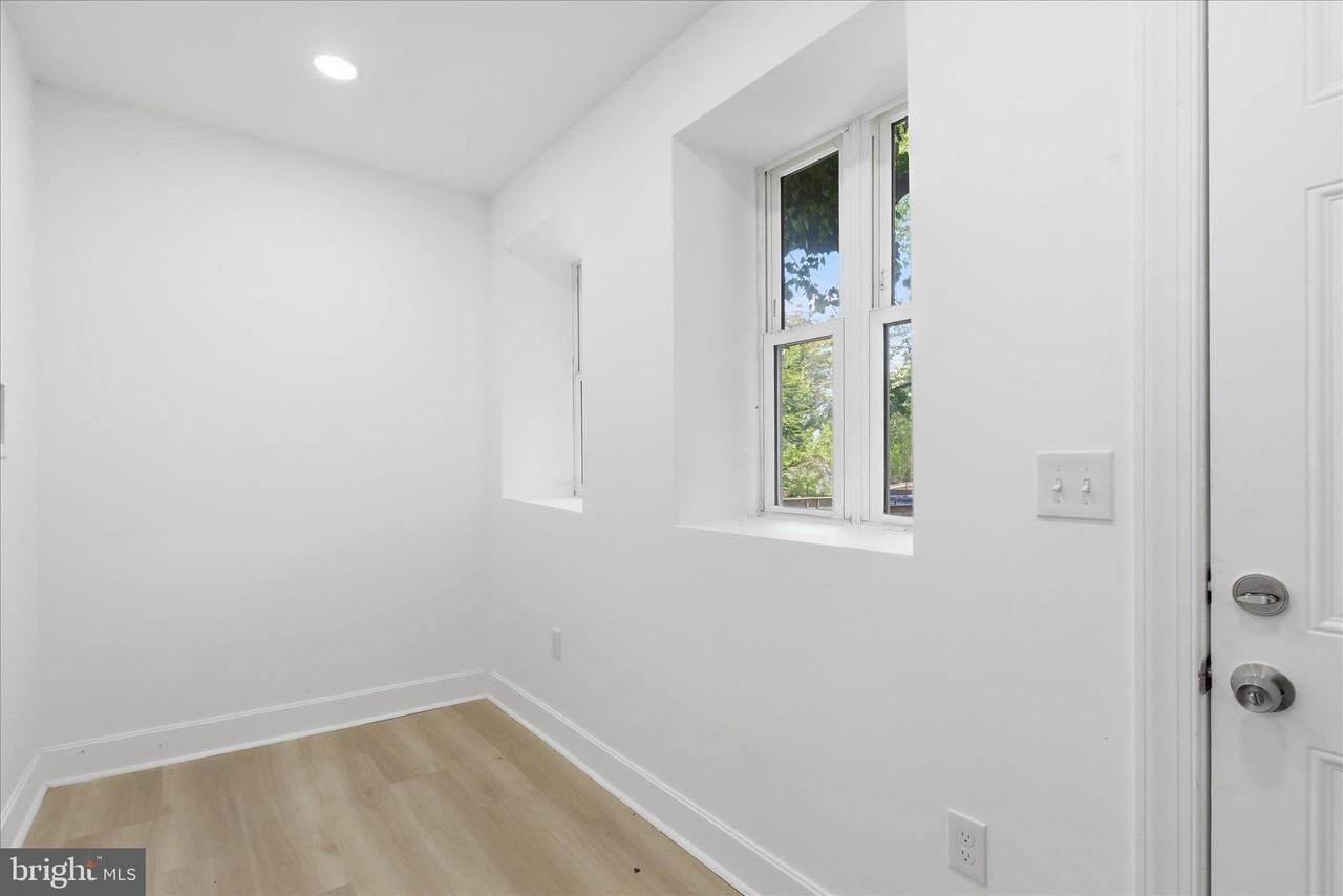 2567 W Baltimore St - Photo 7 of 18