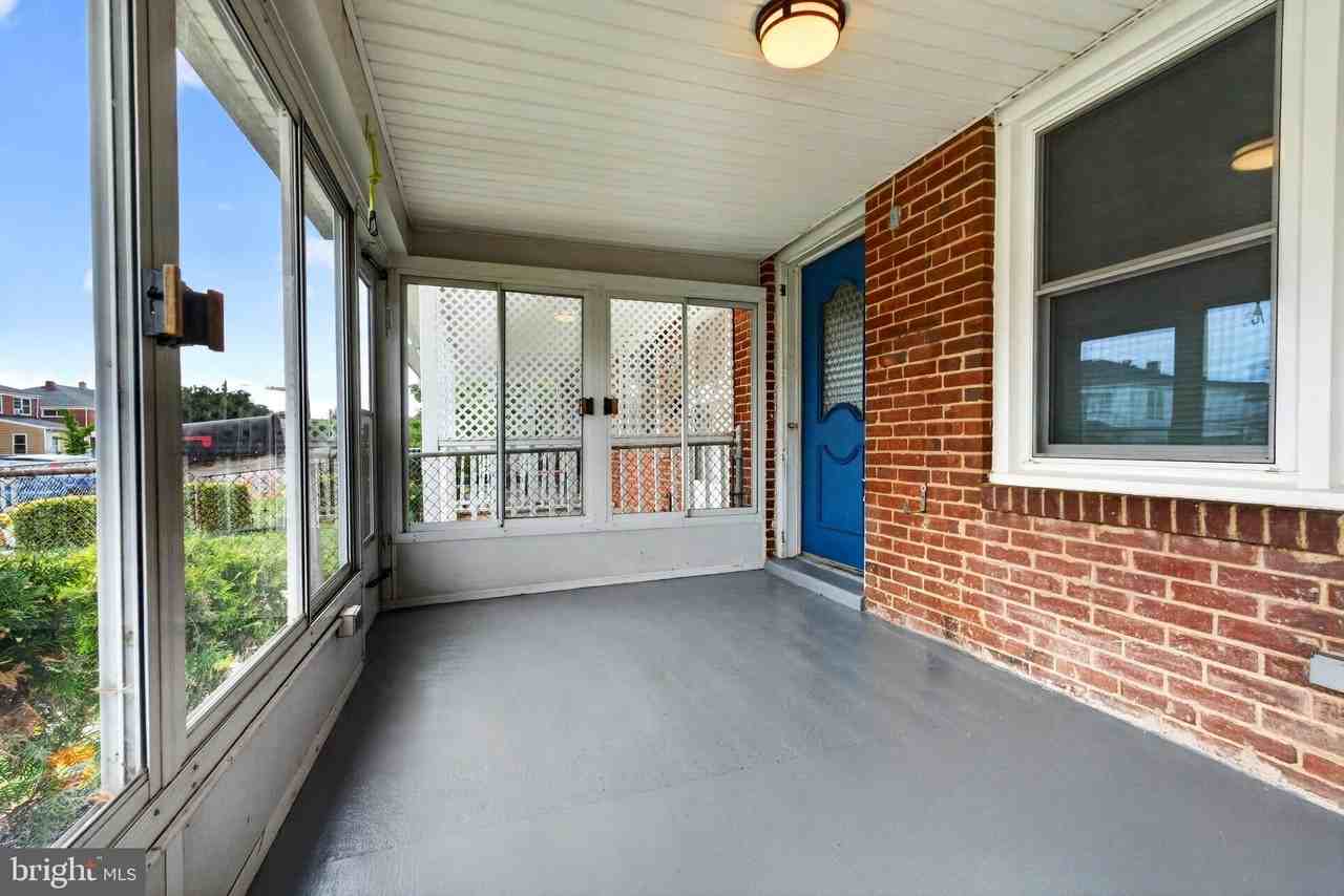 7860 Saint Claire Ln - Photo 4 of 34