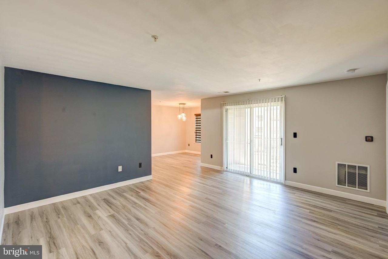 8905 Stone Creek Pl #102 - Photo 3 of 30