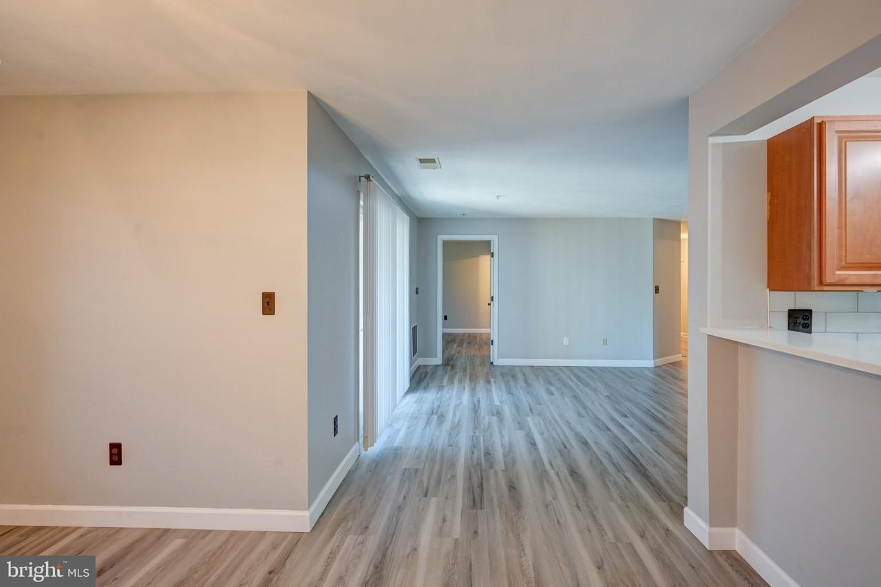 8905 Stone Creek Pl #102 - Photo 6 of 30