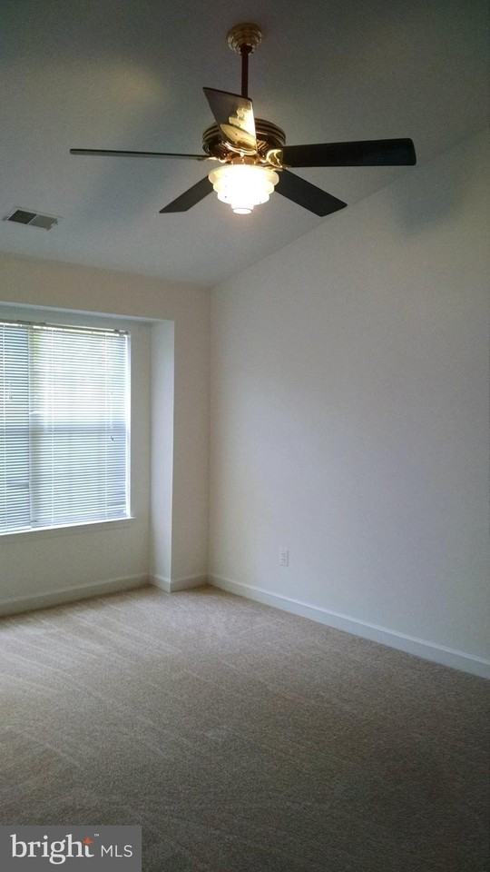 5911 Barbados Pl #202 - Photo 6 of 9