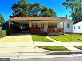 featured image of 5112 Hollywood Rd